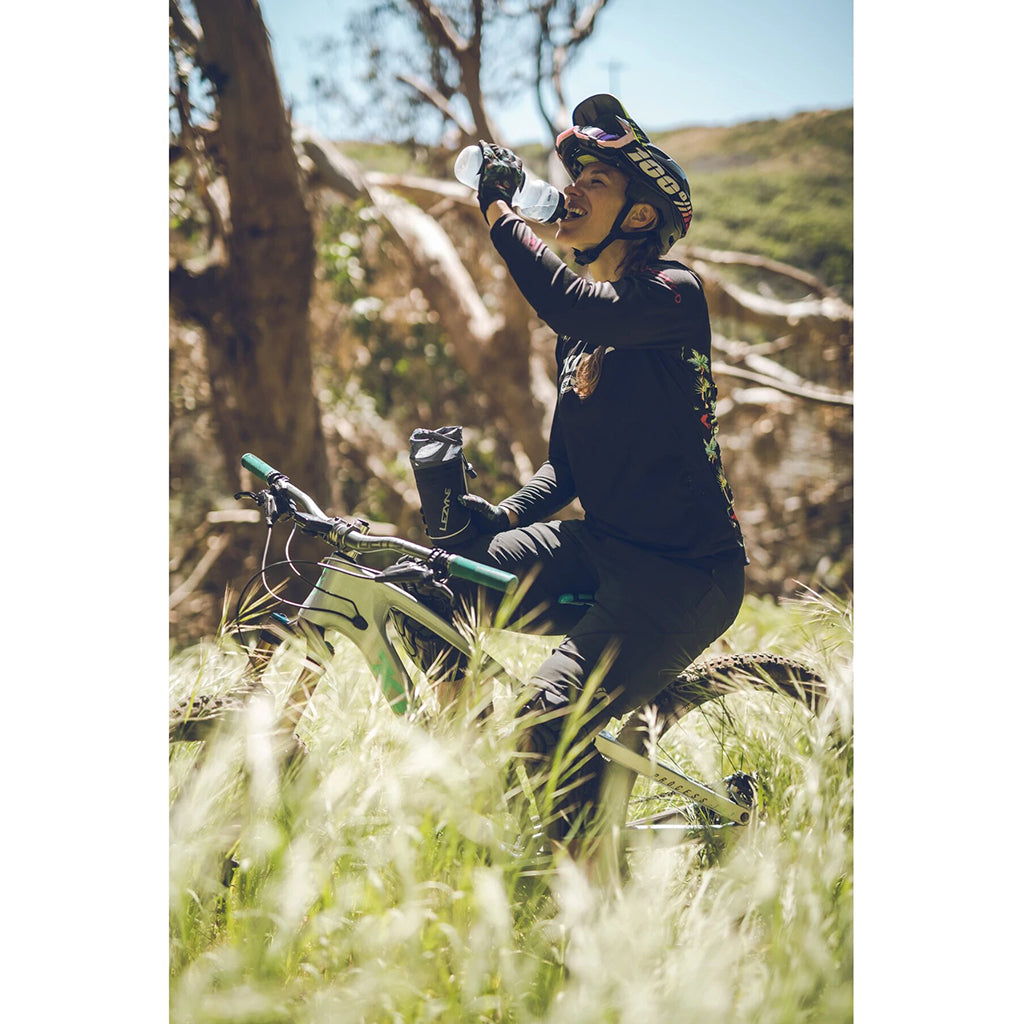 Shop Lezyne Flow Water Bottle - Foggy Clear (750ml) Online in India | United By Cycling