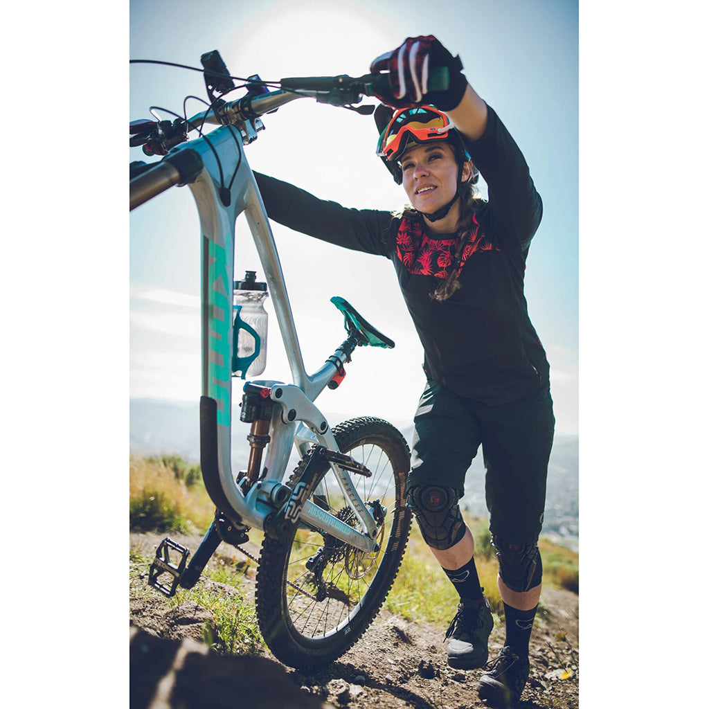 Shop Lezyne Flow Water Bottle - Foggy Clear (750ml) Online in India | United By Cycling