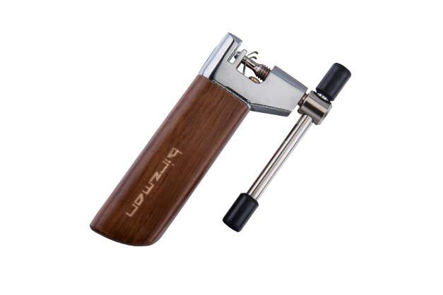 Birzman Light-Er Chain Tool with 'Innovative Spring System' for quick and accurate pin removal.

