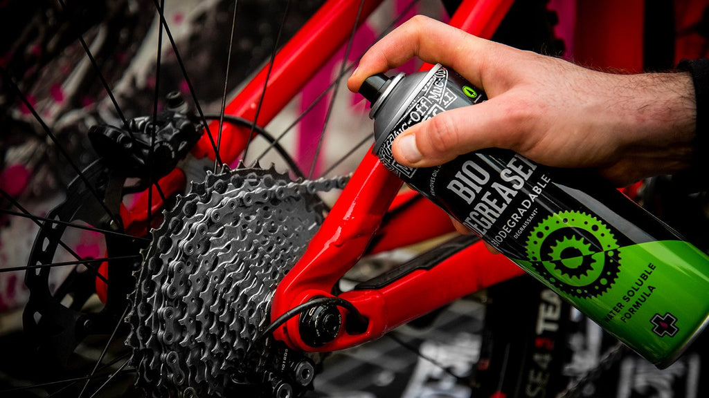 Muc-Off Bio Degreaser – Eco-friendly bike degreaser for grease removal