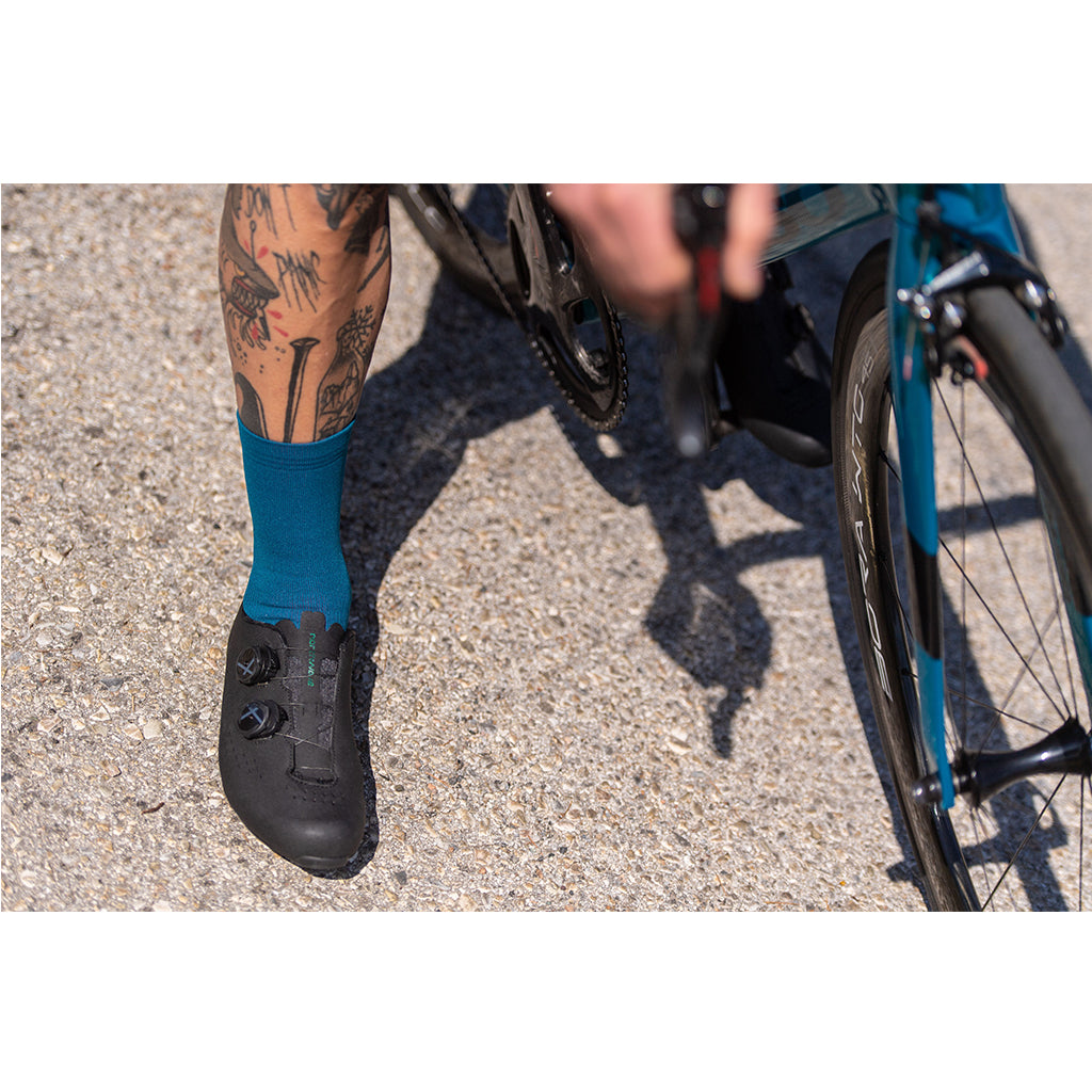 Shop Northwave Revolution 3 Shoes-Black/Iridescent  Online in India | United By Cycling